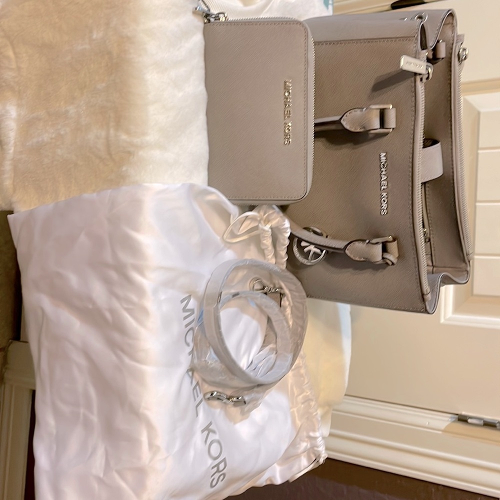 Michael Kors bag with wallet Gray shoulder strap still in package